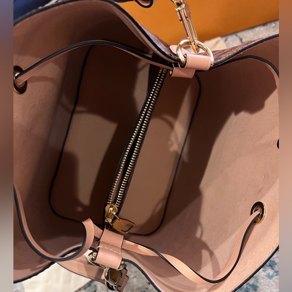 Louis Vuitton Damier Ebene NeoNoe - Picture 7 of 13